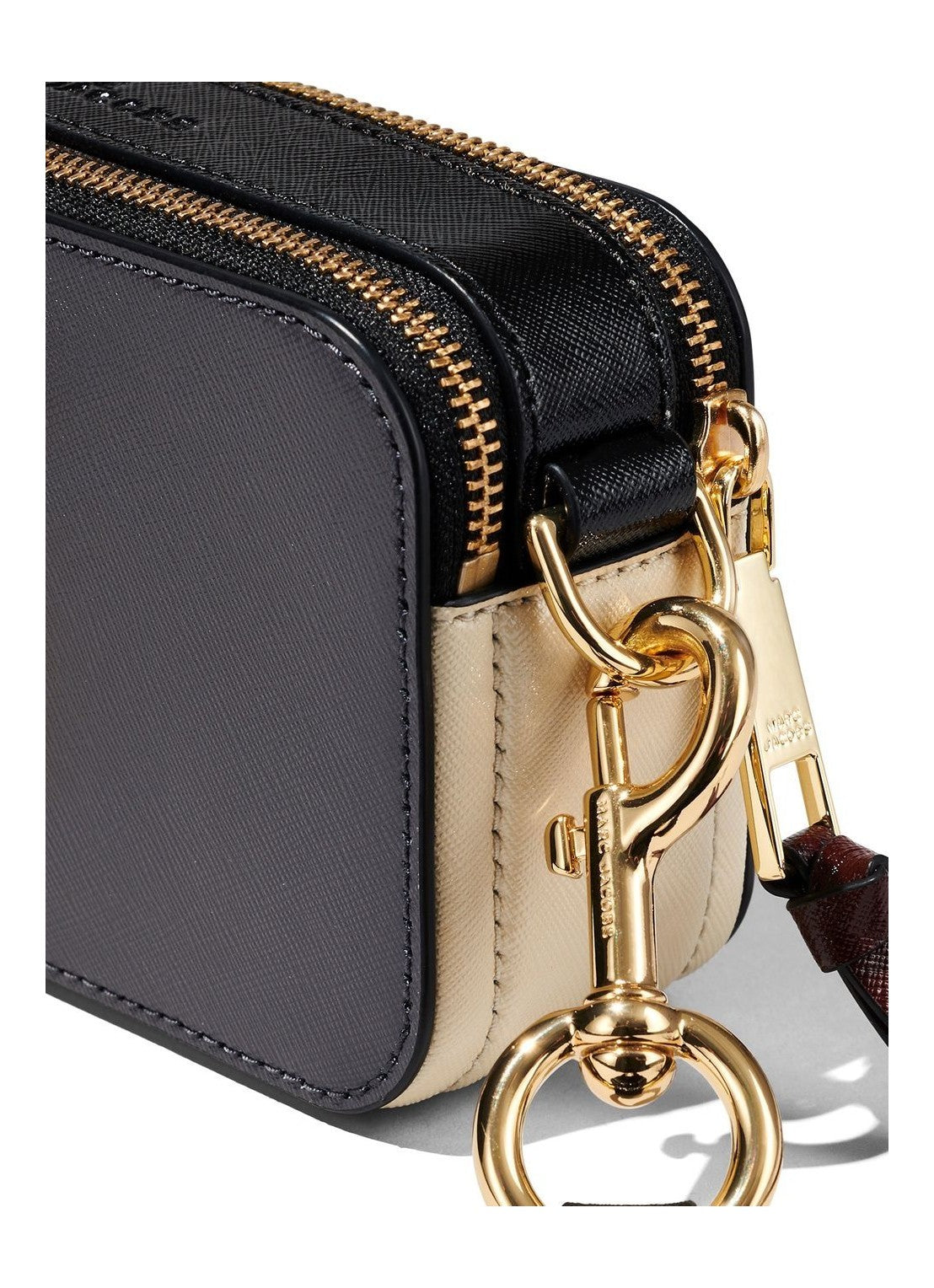 M.A.R.C. J.A.C.O.B.S. CROSS ZIPPER HANDBAG