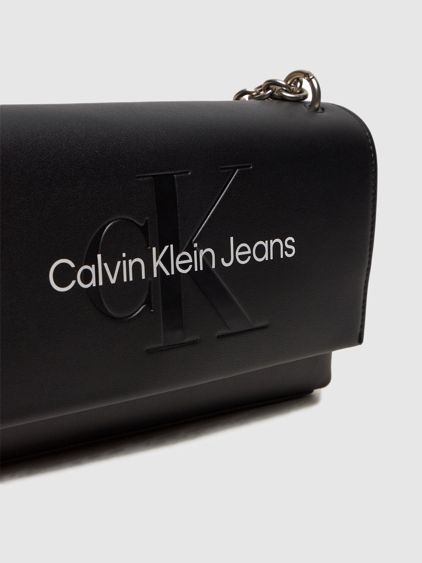 C.A.L.V.I.N K.L.E.I.N Shoulder Bags