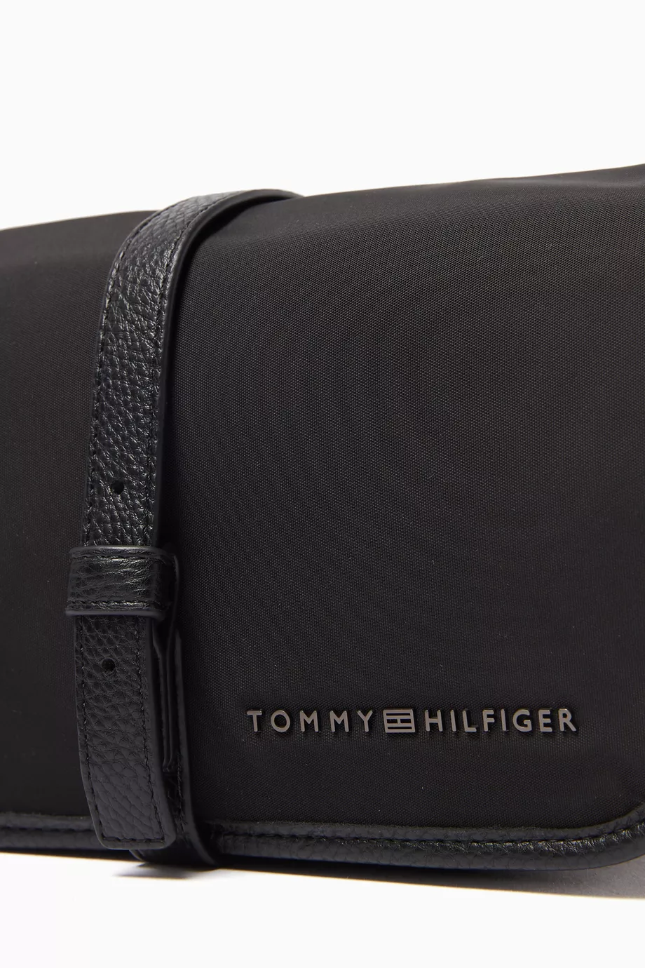 T.O.M.M.Y H.I.L.F.I.G.E.R Hanging Travel Washbag in Nylon