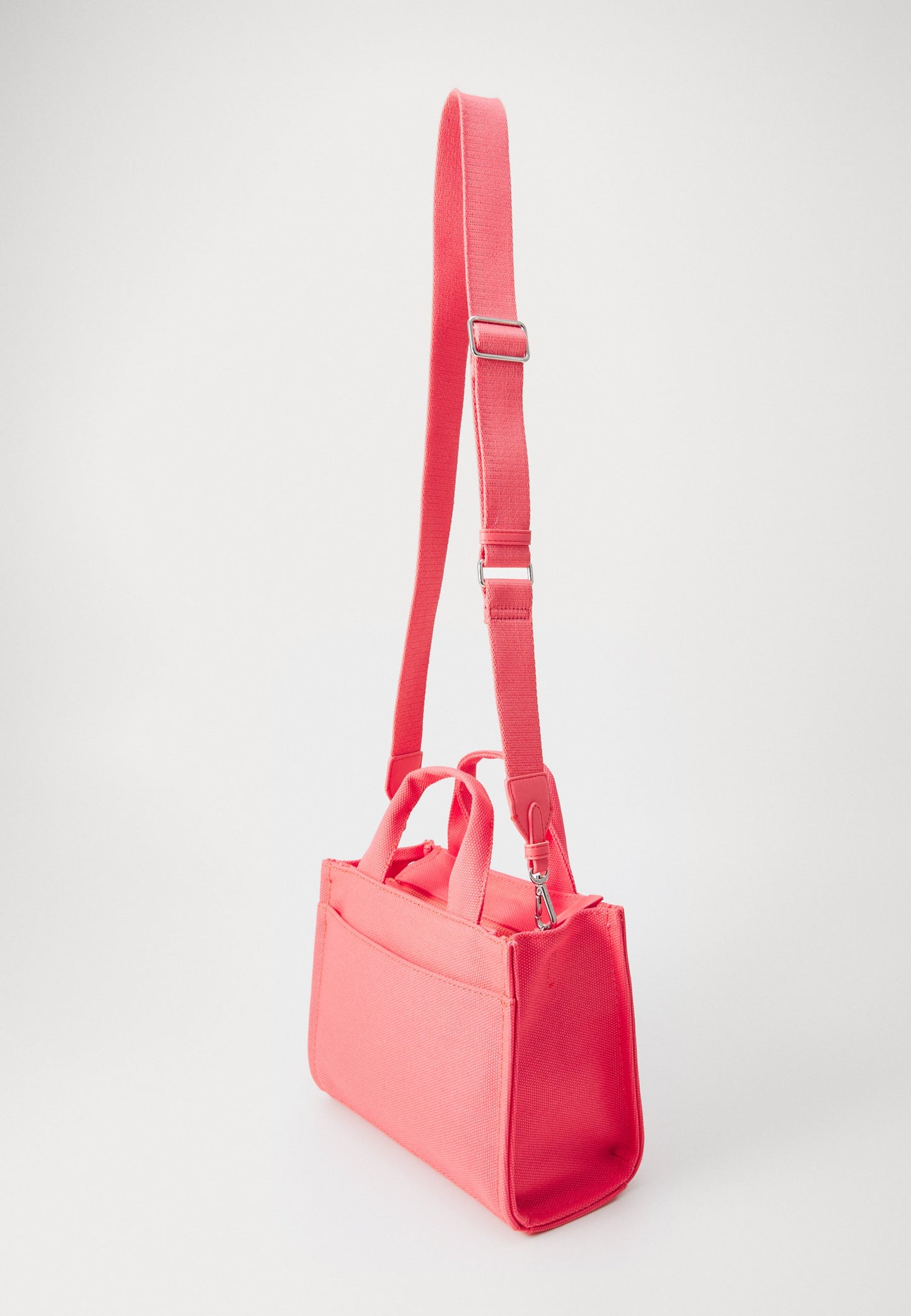 D.K.N.Y HADLEE SMALL TOTE