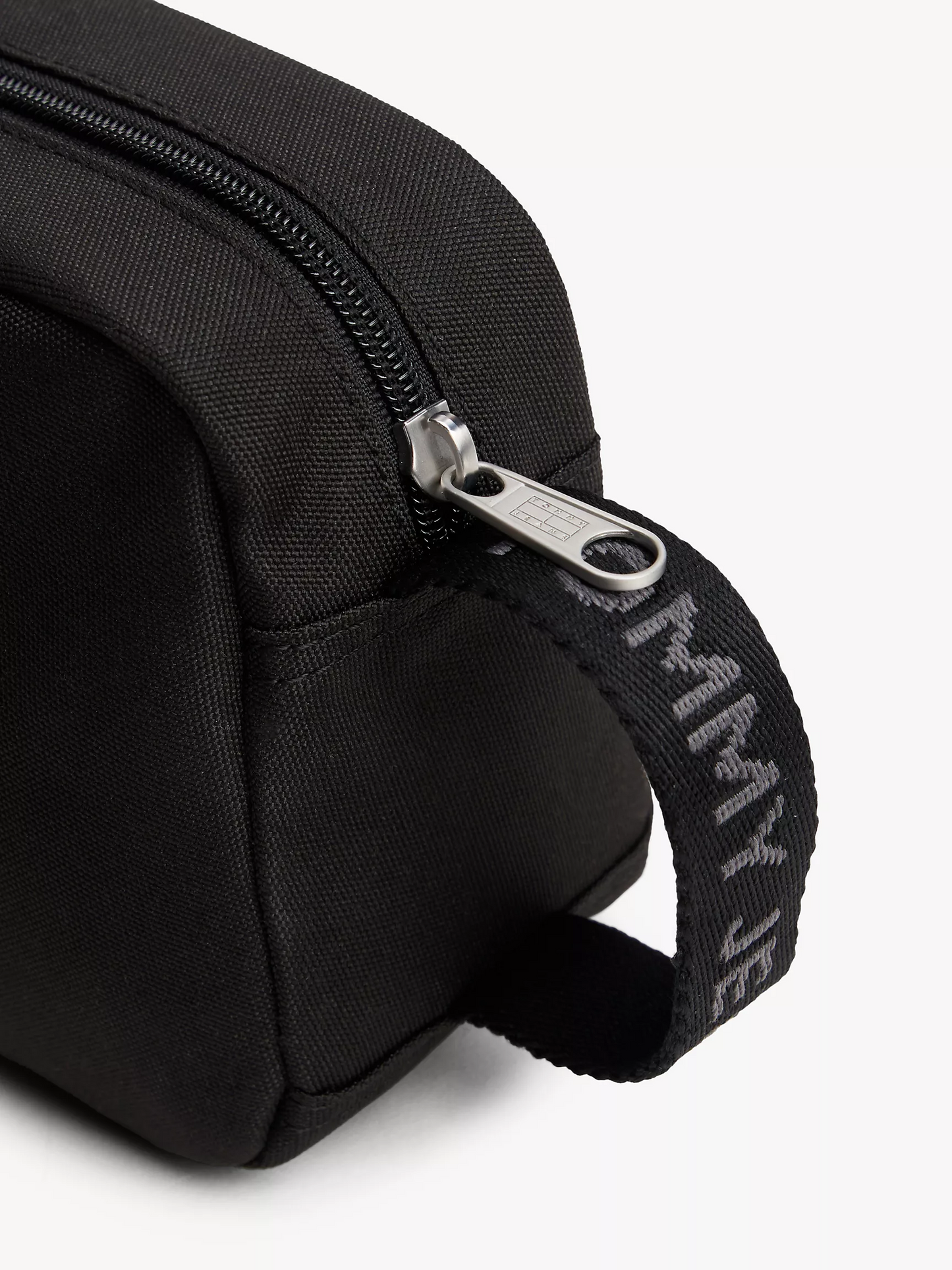 T.O.M.M.Y J.E.A.N.S Essential Toiletry Bag