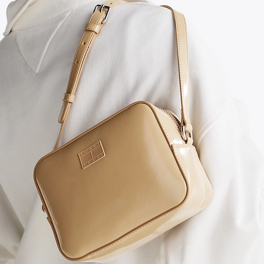 T.O.M.M.Y H.I.L.F.I.G.E.R Essential Boxy Camera Bag