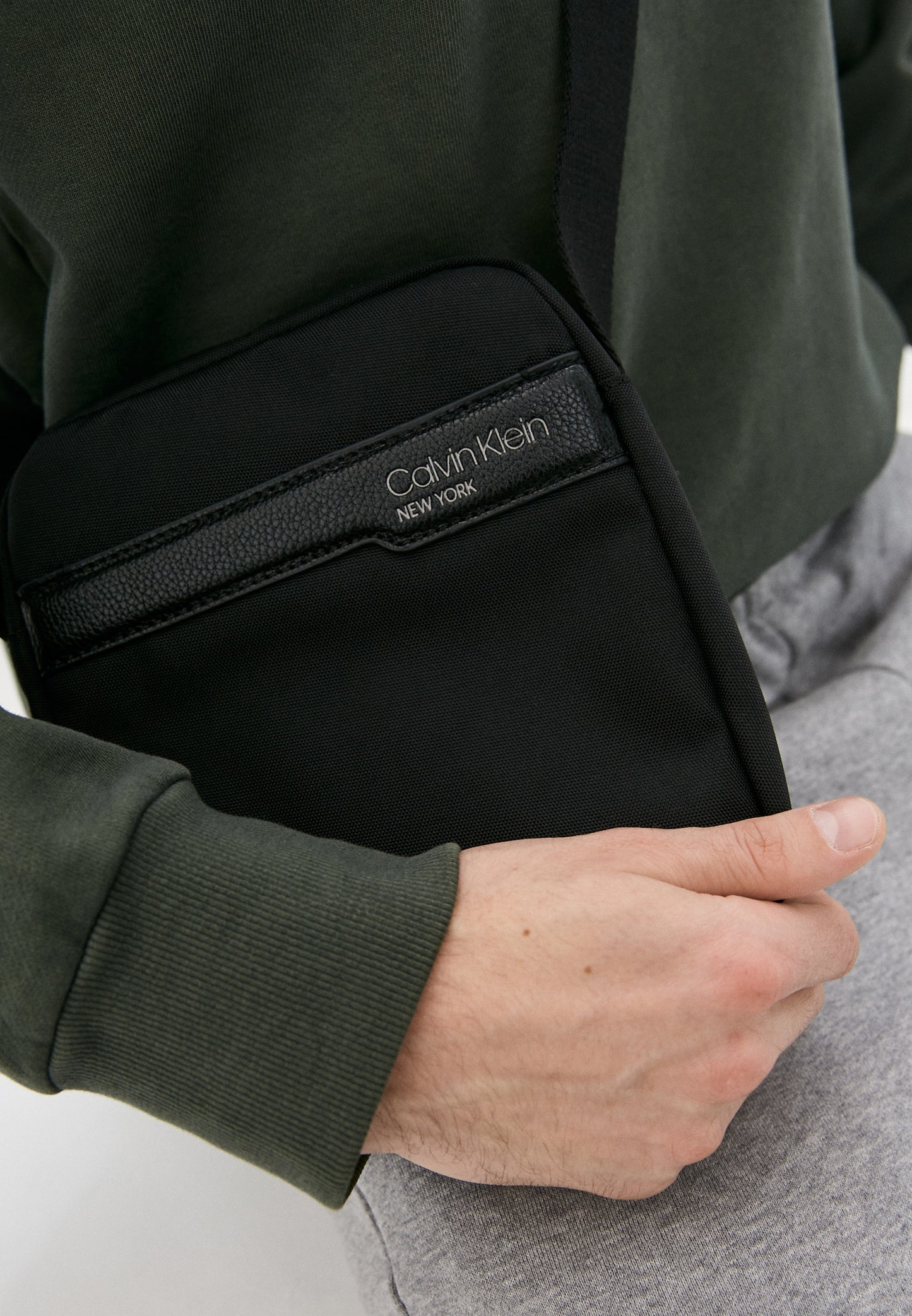 C.A.L.V.I.N. K.L.E.I.N. MESSENGER BAG