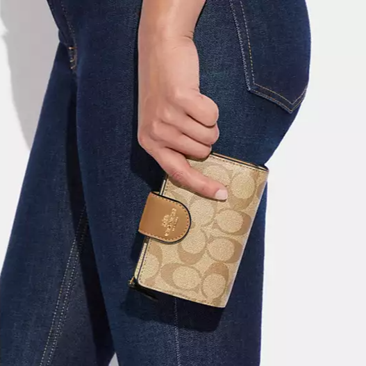 C.O.A.C.H Medium Corner Zip Wallet in Signature Canvas
