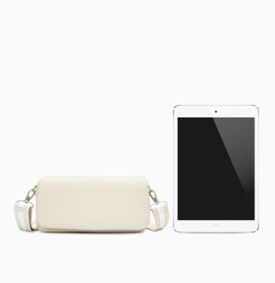 C.A.L.V.I.N K.L.E.I.N Shoulder Bags