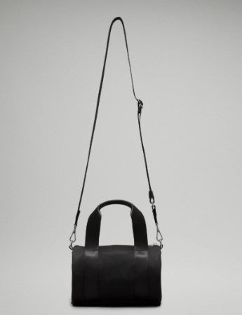 L.u.l.u.l.e.m.o.n CROSS BODY BAG
