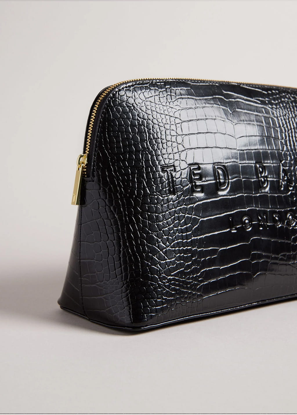 T.E.D B.A.K.E.R MAKEUP BAG