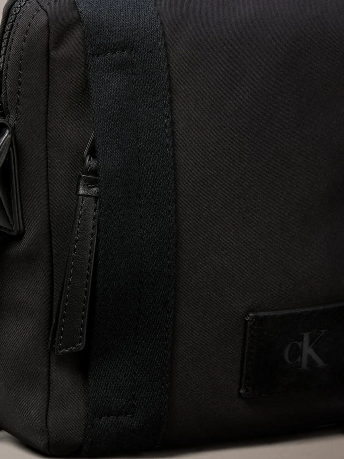 C.A.L.V.I.N K.L.E.I.N Canvas Reporter Bag