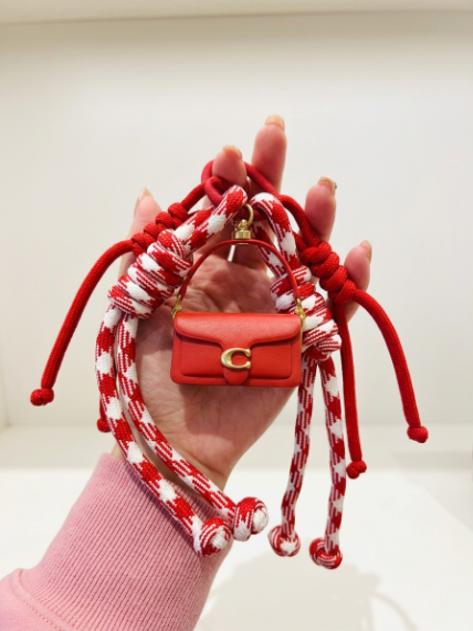 C.O.A.C.H KEY CHAIN