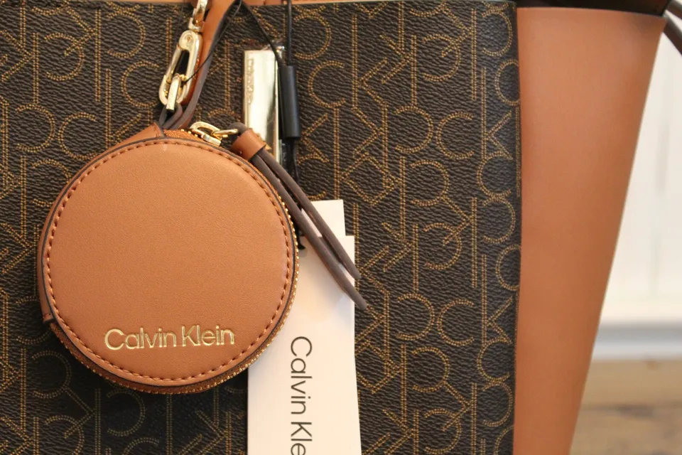 C.A.L.V.I.N K.L.E.I.N SHOULDER BAG