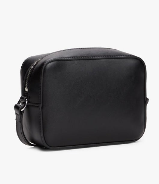 T.O.M.M.Y H.I.L.F.I.G.E.R Essential Camera Bag bag