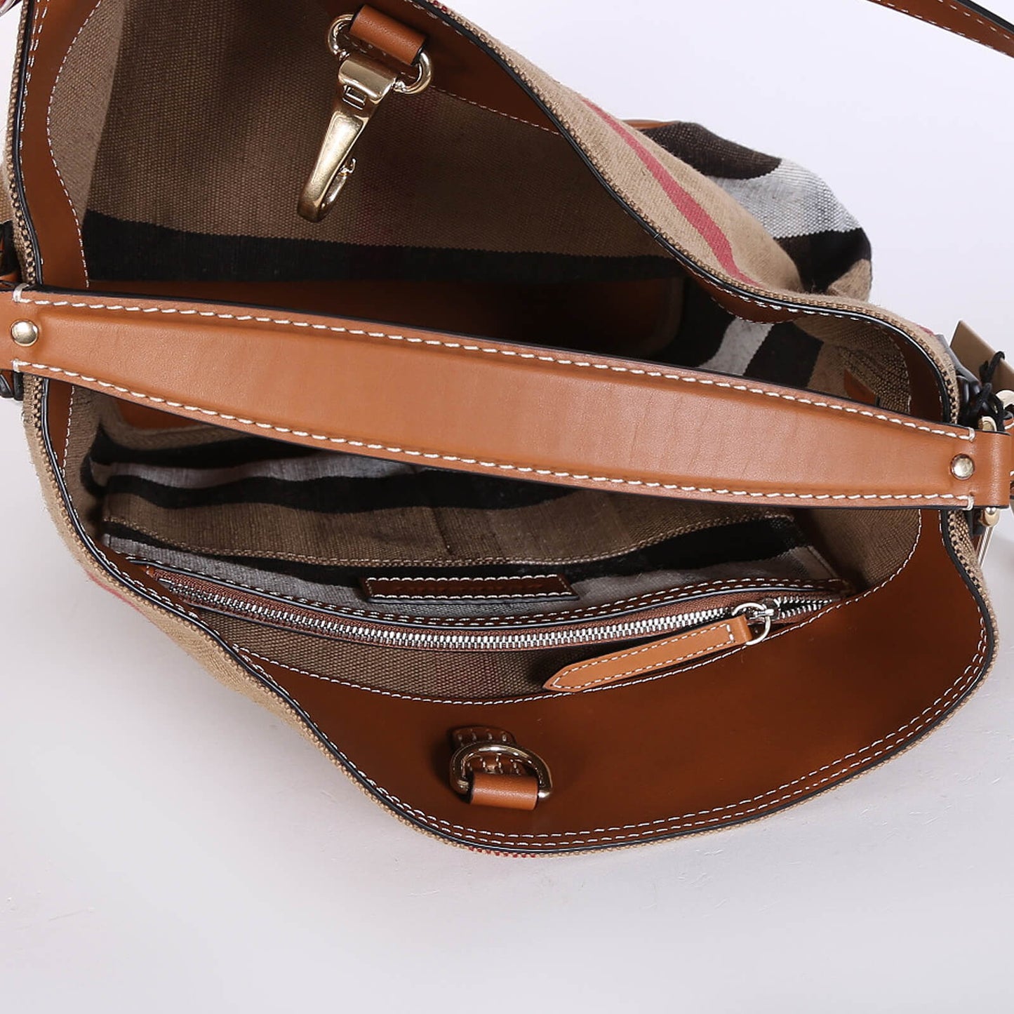 B.U.R.B.E.R.R.Y Ashby Bucket Bag
