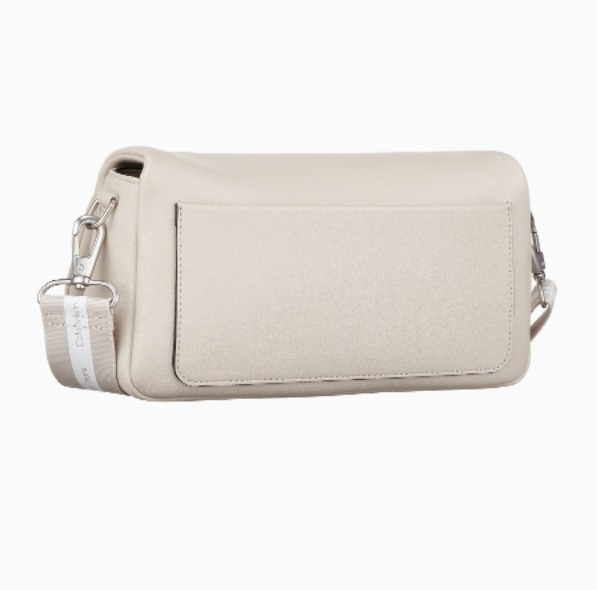 C.A.L.V.I.N K.L.E.I.N Shoulder Bags