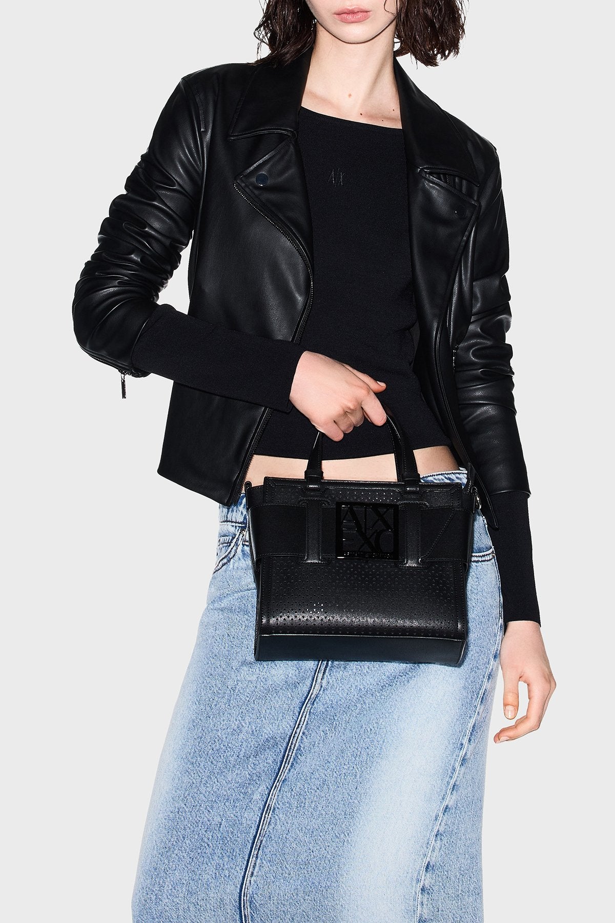 A.r.m.a.n.i E.x.c.h.a.n.g.e Shopper in monochrome technical fabric