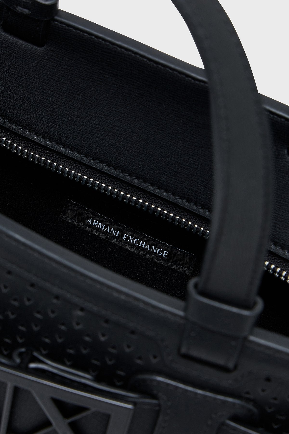 A.r.m.a.n.i E.x.c.h.a.n.g.e Shopper in monochrome technical fabric