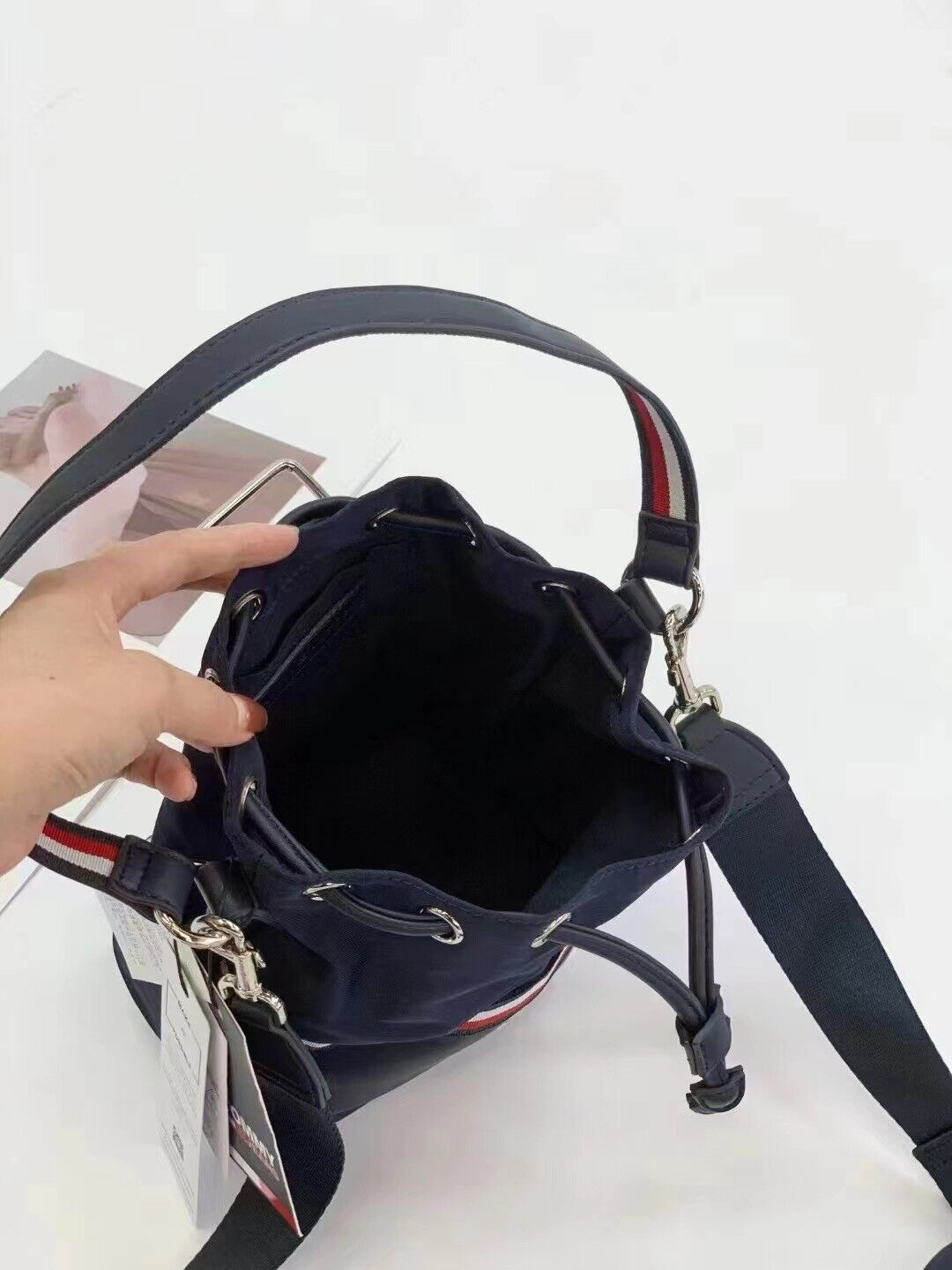 T.O.M.M.Y. H.I.L.F.I.G.E.R. Iconic Mini Bucket Shoulder Bag