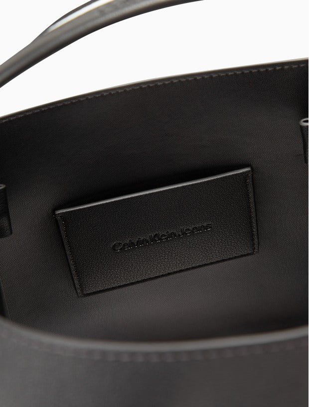 C.A.L.V.I.N K.L.E.I.N SHOULDER BAG