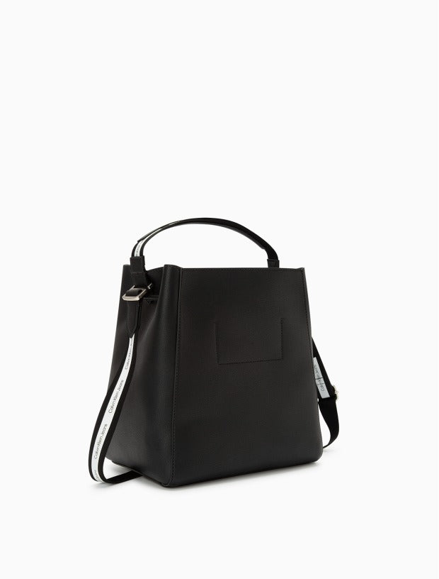 C.A.L.V.I.N K.L.E.I.N SHOULDER BAG