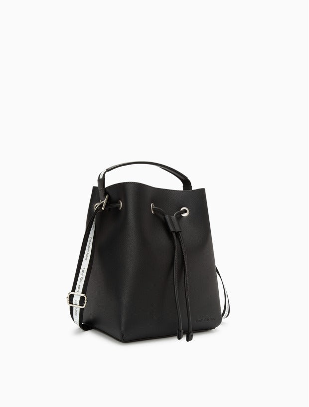 C.A.L.V.I.N K.L.E.I.N SHOULDER BAG