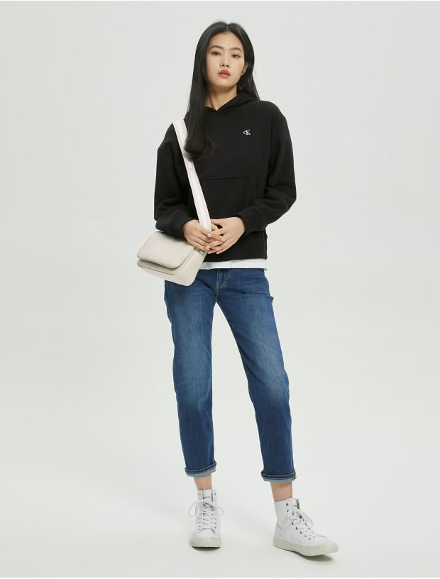 C.A.L.V.I.N K.L.E.I.N Shoulder Bags