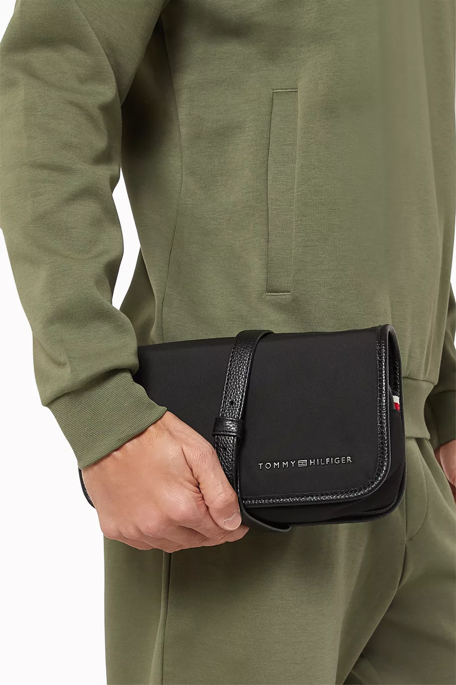 T.O.M.M.Y H.I.L.F.I.G.E.R Hanging Travel Washbag in Nylon