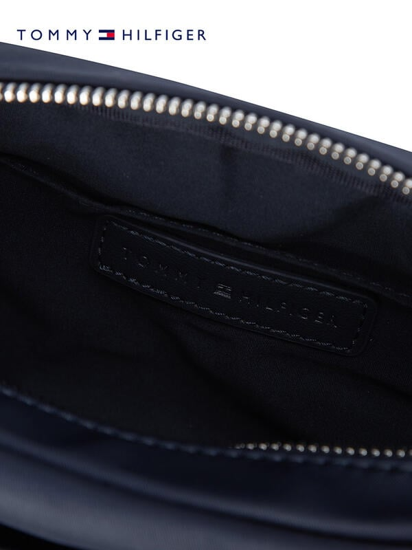 T.O.M.M.Y. H.I.L.F.I.G.E.R. Crossbody Bag