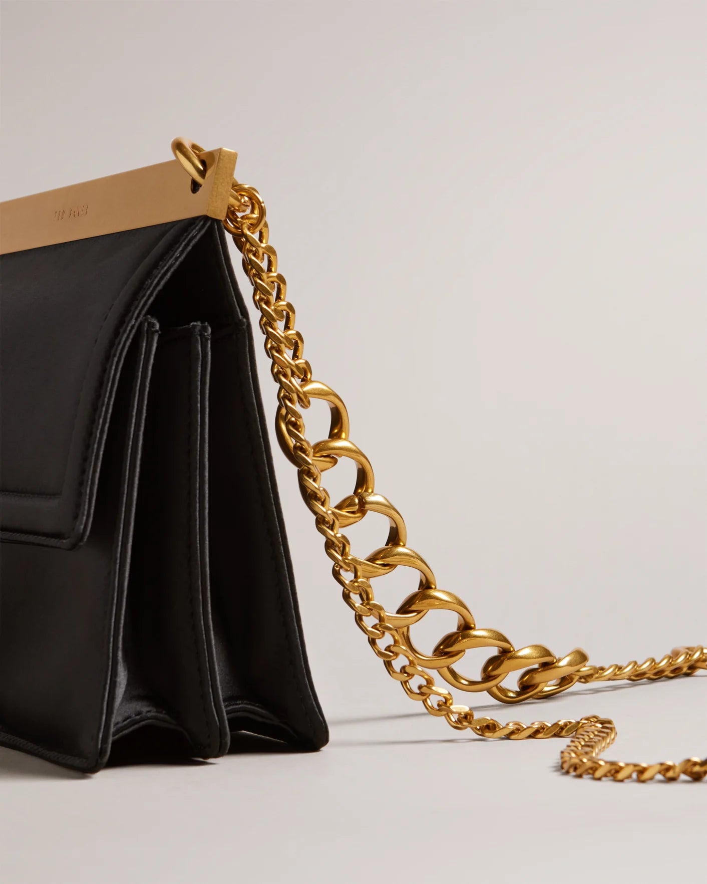 T.E.D. B.A.K.E.R. Kialynn Chunky Chain Mini Shoulder Bag