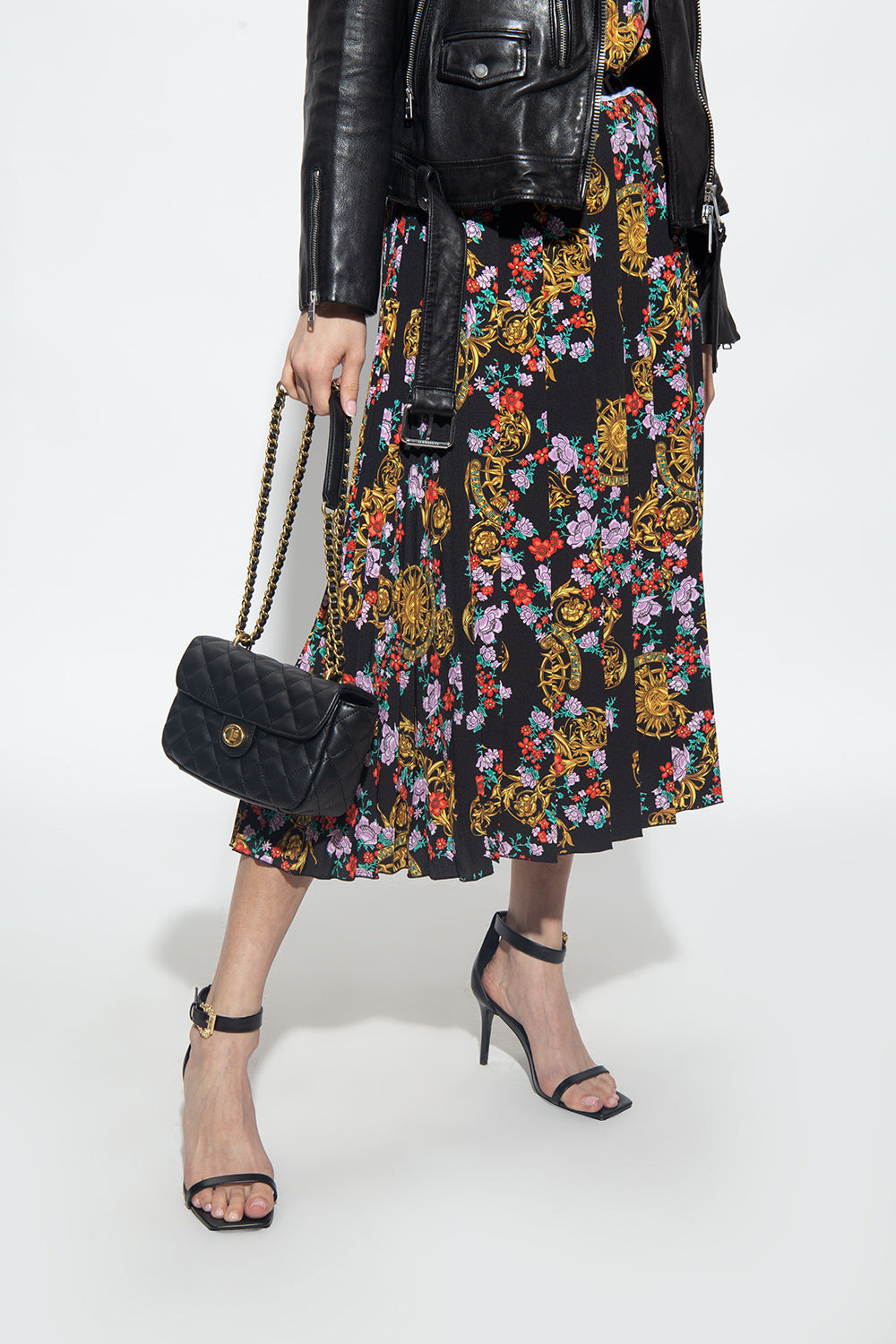 V.E.R.S.A.C.E. J.E.A.N.S. C.O.U.T.U.R.E. Quilted shoulder bag