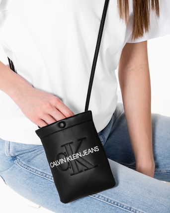 C.A.L.V.I.N. K.L.E.I.N. CROSSBODY BAG