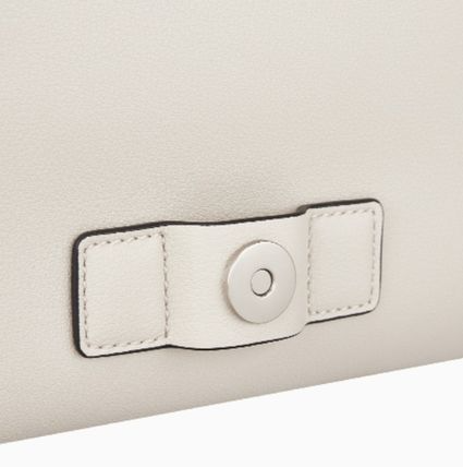 C.A.L.V.I.N K.L.E.I.N Shoulder Bags