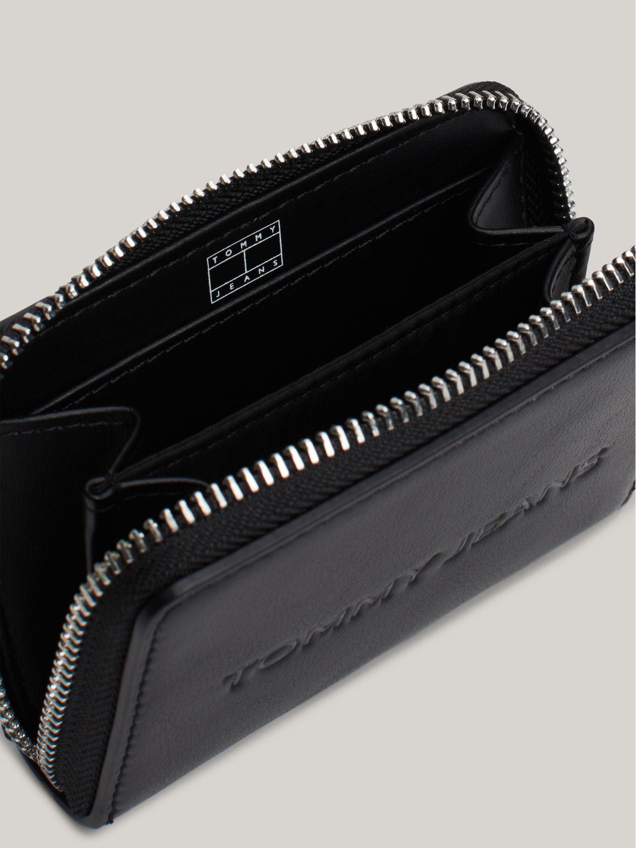 T.O.M.M.Y H.I.L.F.I.G.E.R Essential wallet with zip and logo