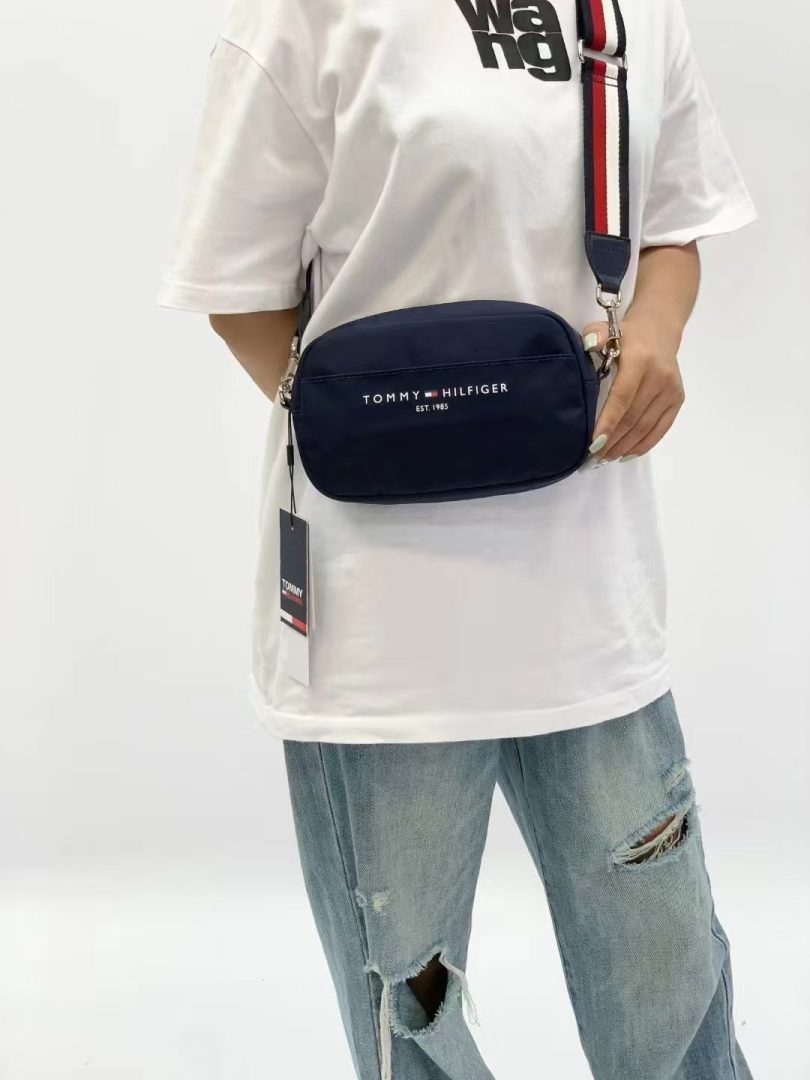 T.O.M.M.Y. H.I.L.F.I.G.E.R. Crossbody Bag