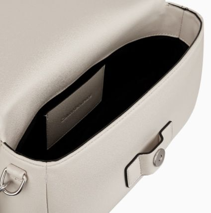 C.A.L.V.I.N K.L.E.I.N Shoulder Bags