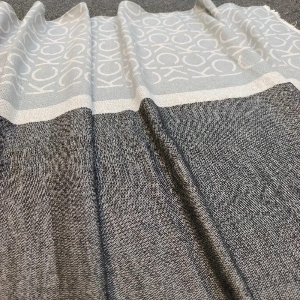 C.A.L.V.I.N K.L.E.I.N Shawl