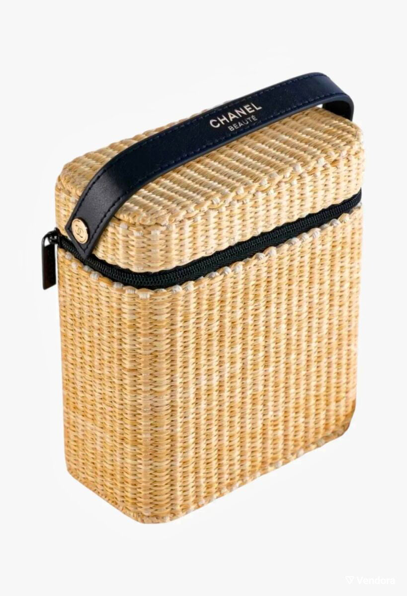 C.H.A.N.E.L MAKEUP BAG