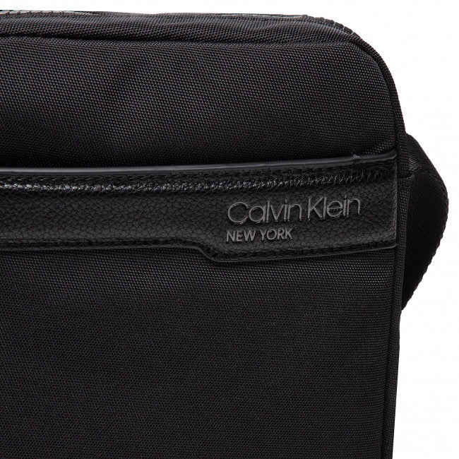 C.A.L.V.I.N. K.L.E.I.N. MESSENGER BAG