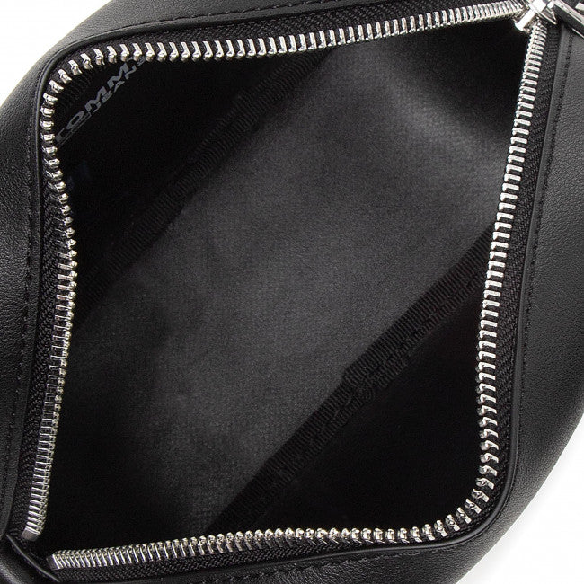 T.O.M.M.Y. J.E.A.N.S. Essential Camera Bag