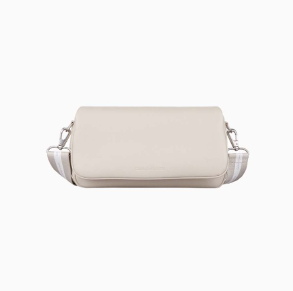 C.A.L.V.I.N K.L.E.I.N Shoulder Bags