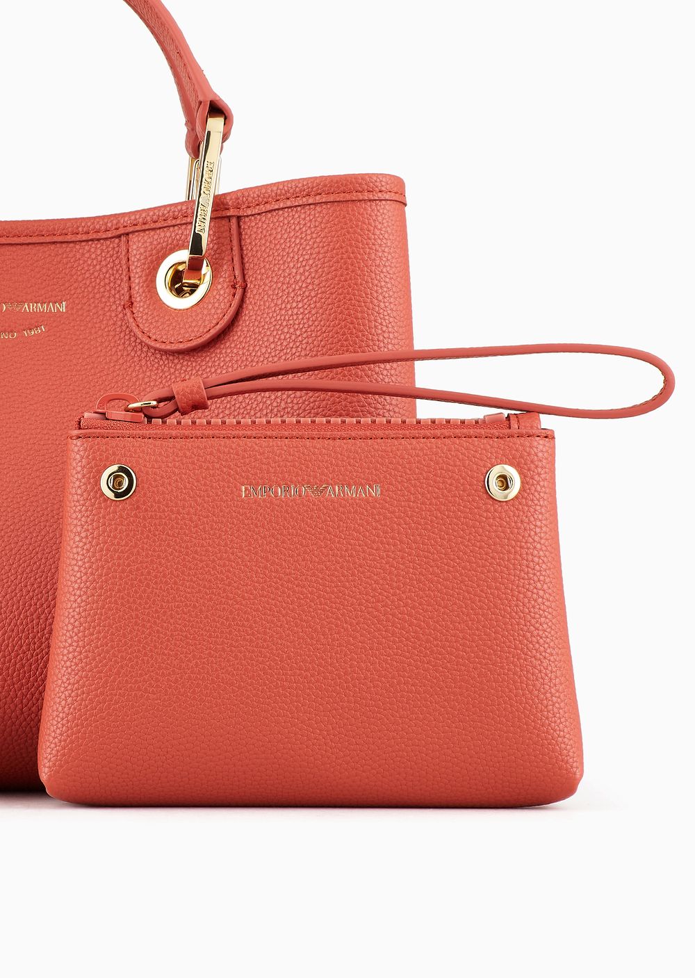 E.M.P.O.R.I.O A.R.M.A.N.I SHOULDER BAG