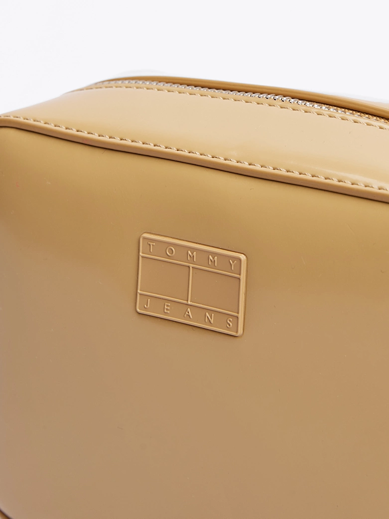 T.O.M.M.Y H.I.L.F.I.G.E.R Essential Boxy Camera Bag