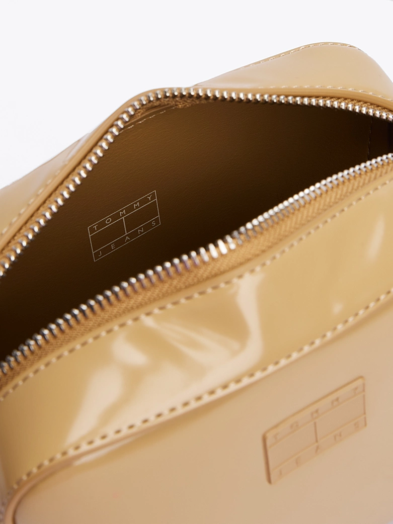 T.O.M.M.Y H.I.L.F.I.G.E.R Essential Boxy Camera Bag