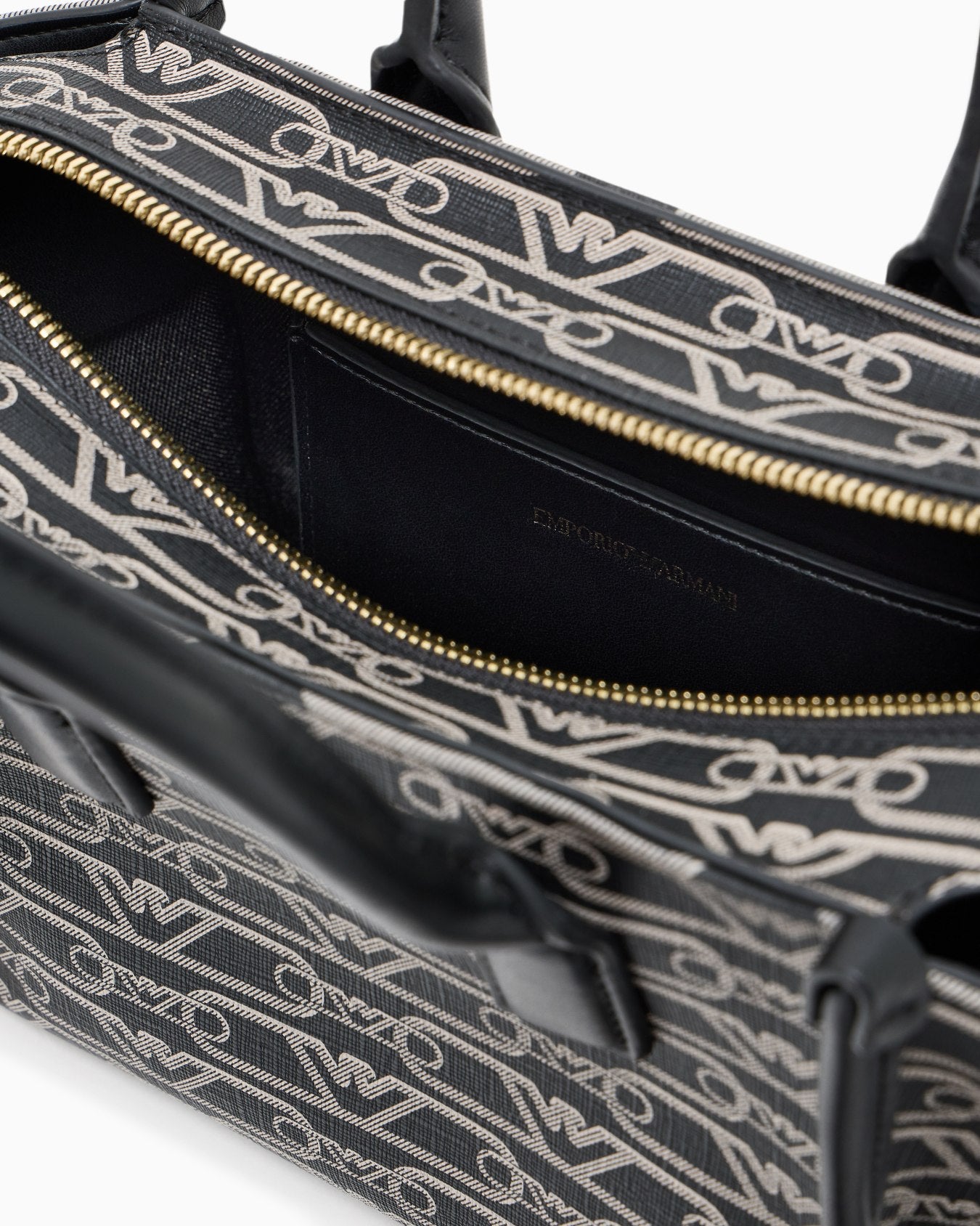 E.M.P.O.R.I.O A.R.M.A.N.I CROSS BAG