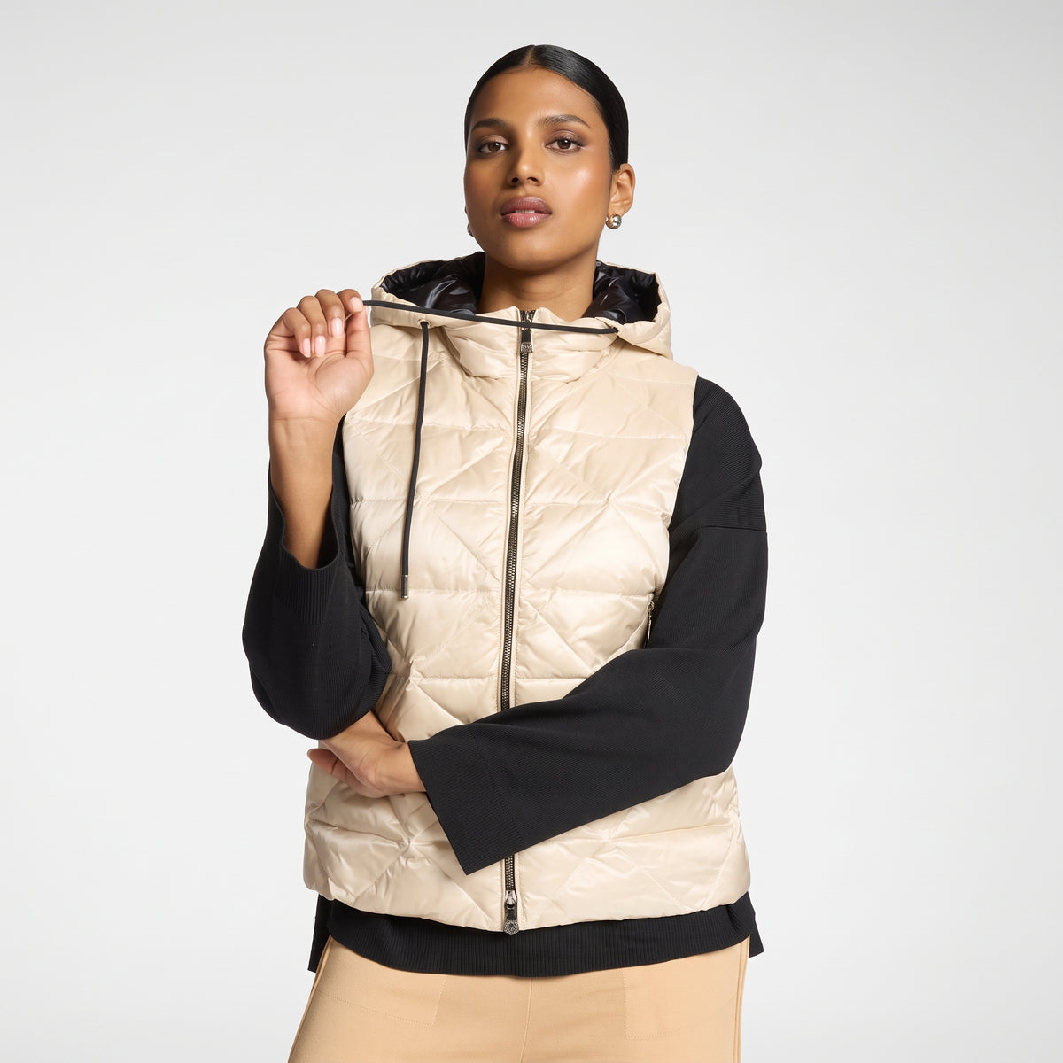 C.a.l.v.i.n K.l.e.i.n Lightweight sleeveless down jacket