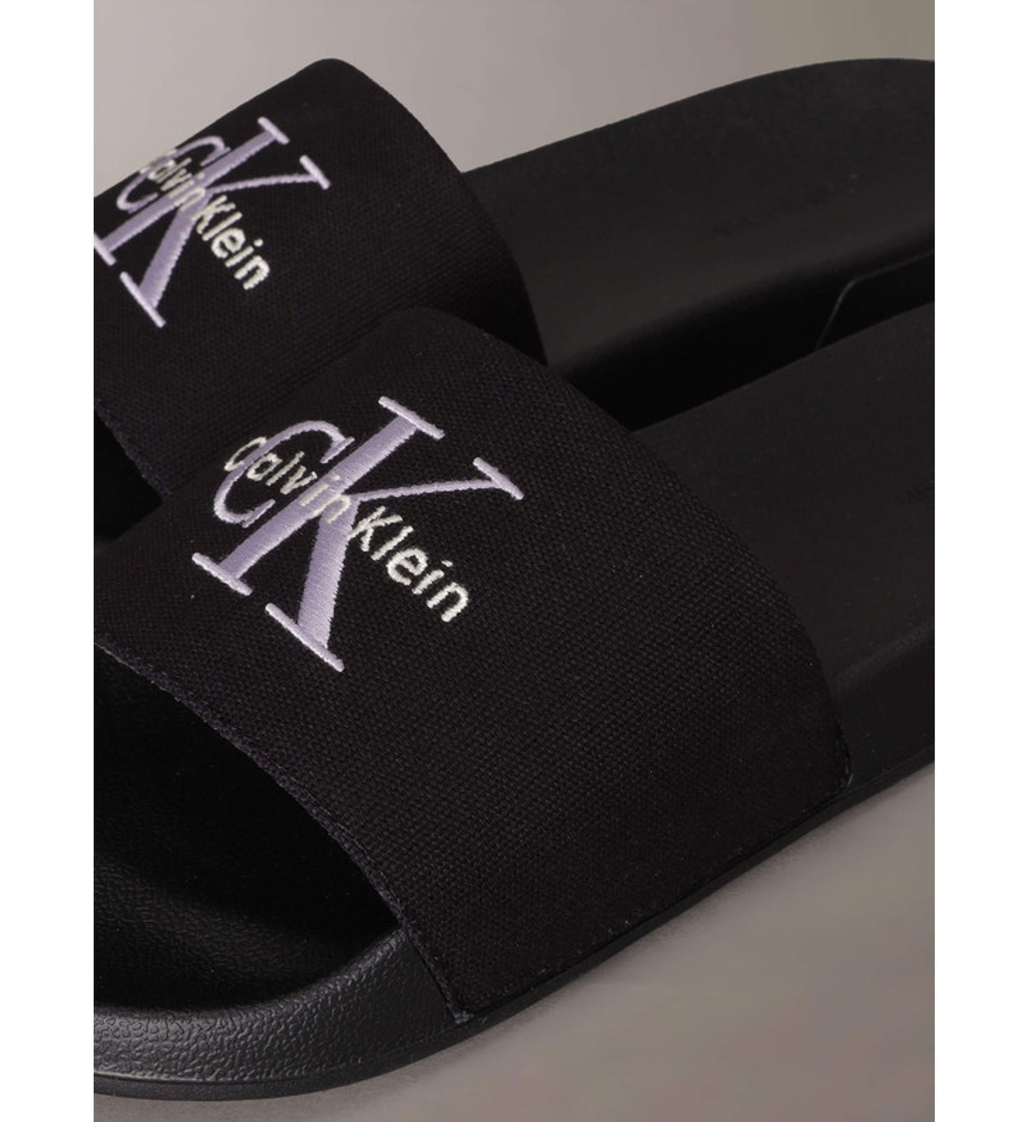 C.A.L.V.I.N K.L.E.I.N Women's Essential Beach Slippers