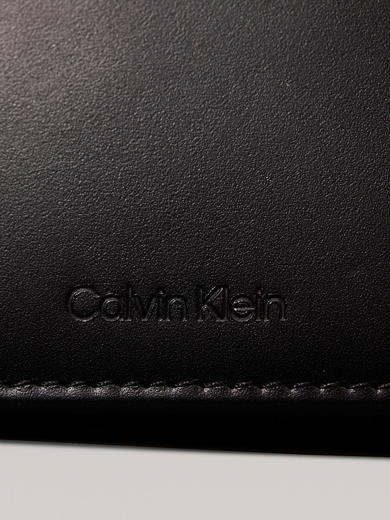 C.A.L.V.I.N K.L.E.I.N Leather Wallet