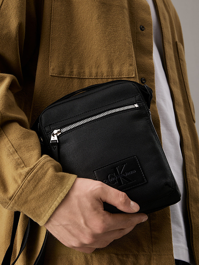 C.A.L.V.I.N  K.L.E.I.N Crossbody Bag