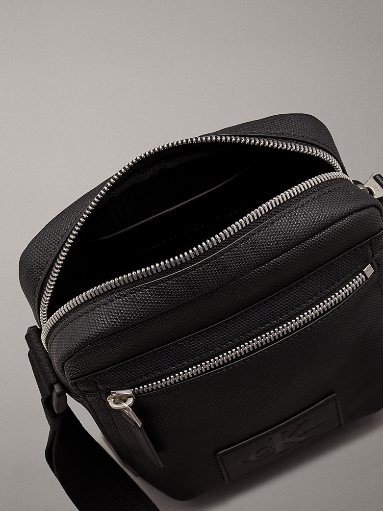 C.A.L.V.I.N  K.L.E.I.N Crossbody Bag