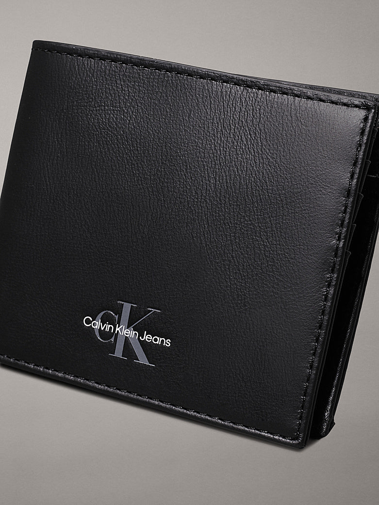 C.A.L.V.I.N K.L.E.I.N Leather RFID Billfold Wallet