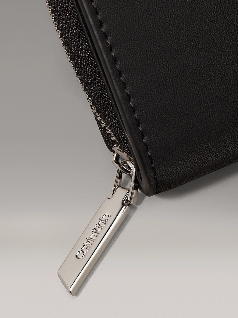 C.A.L.V.I.N K.L.E.I.N Zip Around Wallet