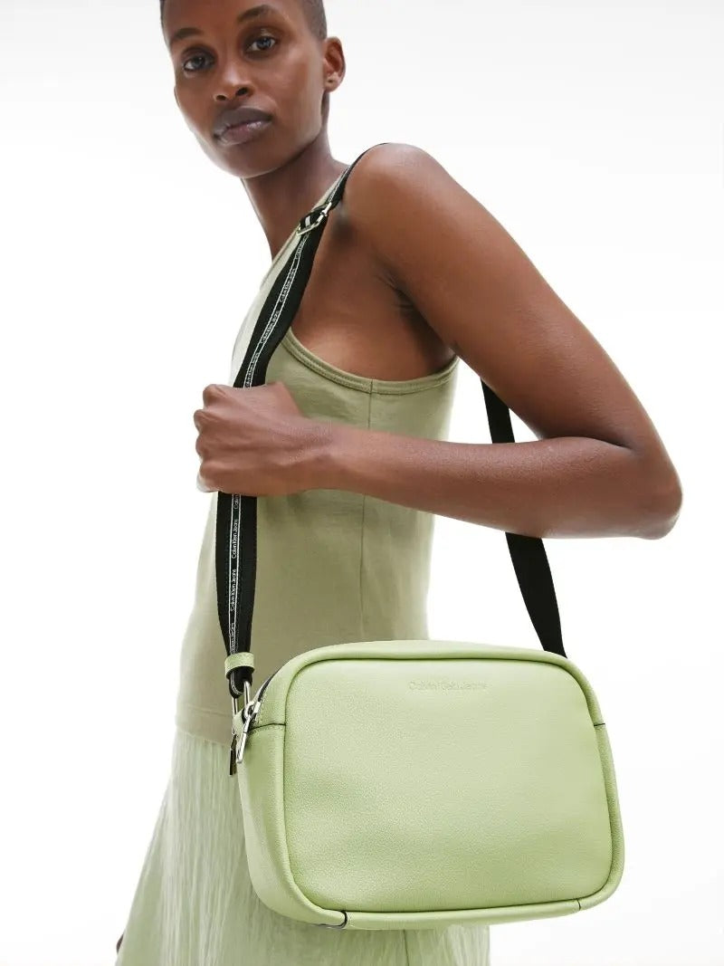 C.A.L.V.I.N. K.L.E.I.N. Ultralight Double Zip Camera Bag